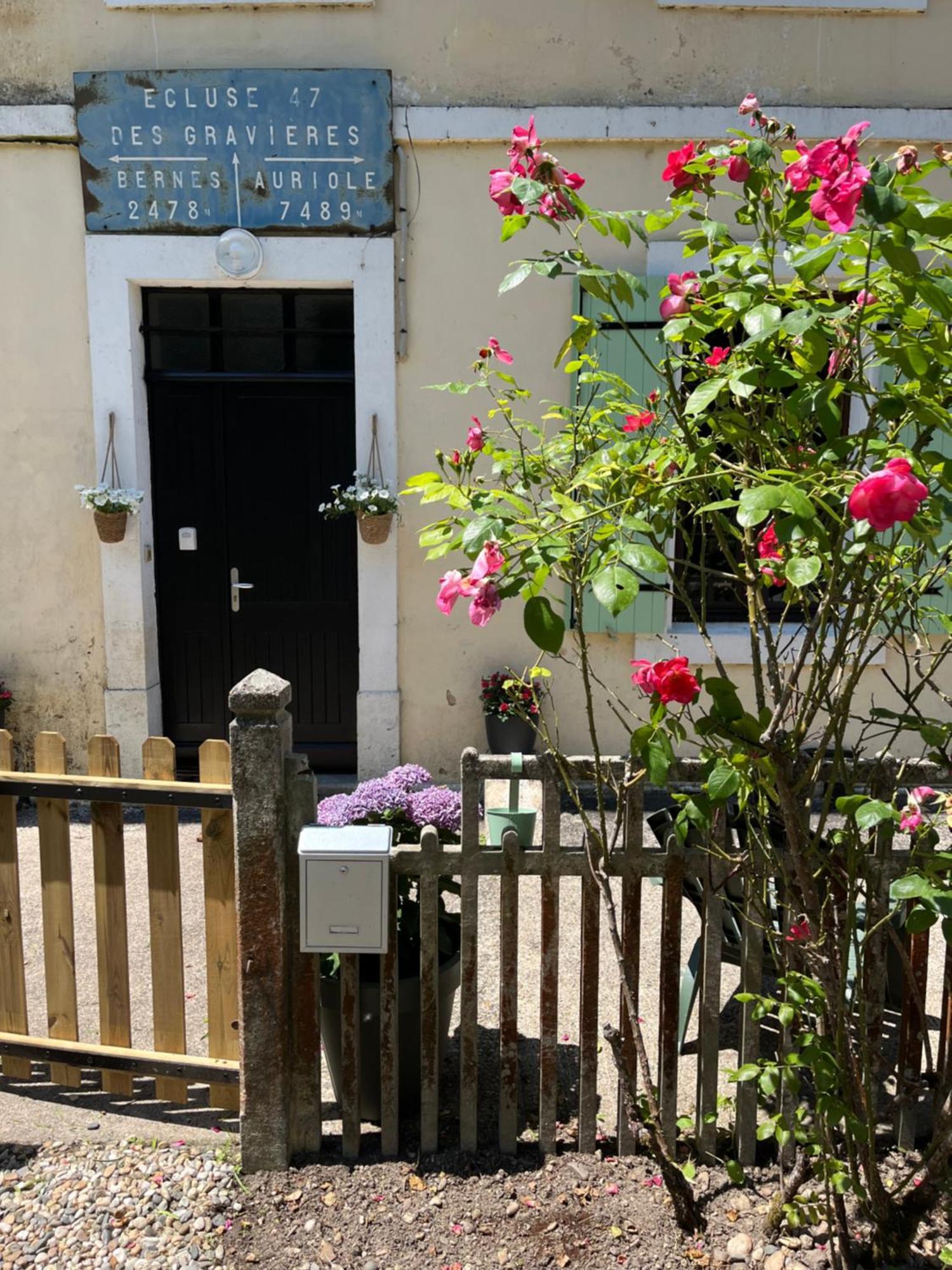 Maison Eclusiere Le Coup De Pompe Meilhan-sur-Garonne Exterior foto