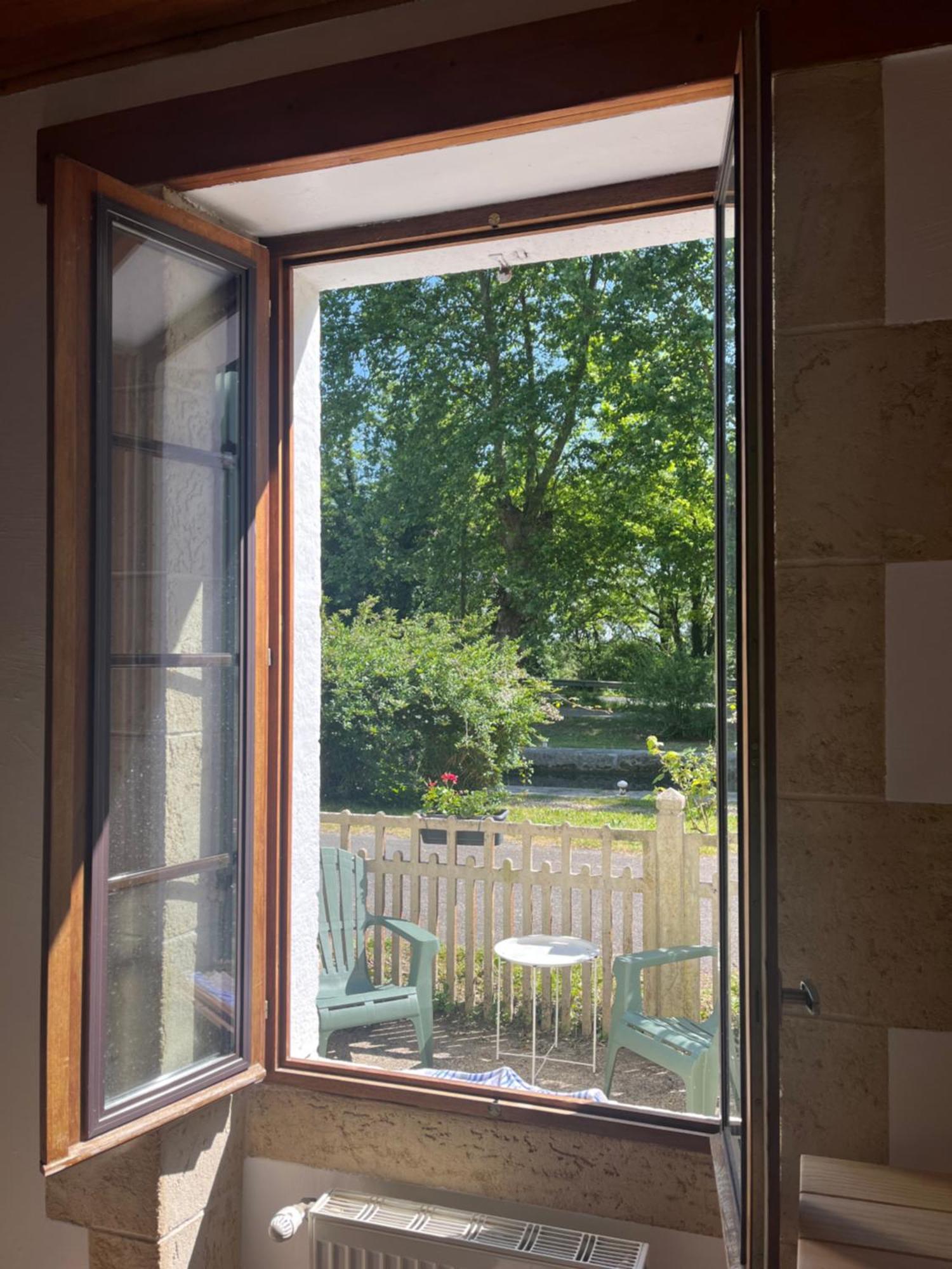 Maison Eclusiere Le Coup De Pompe Meilhan-sur-Garonne Exterior foto