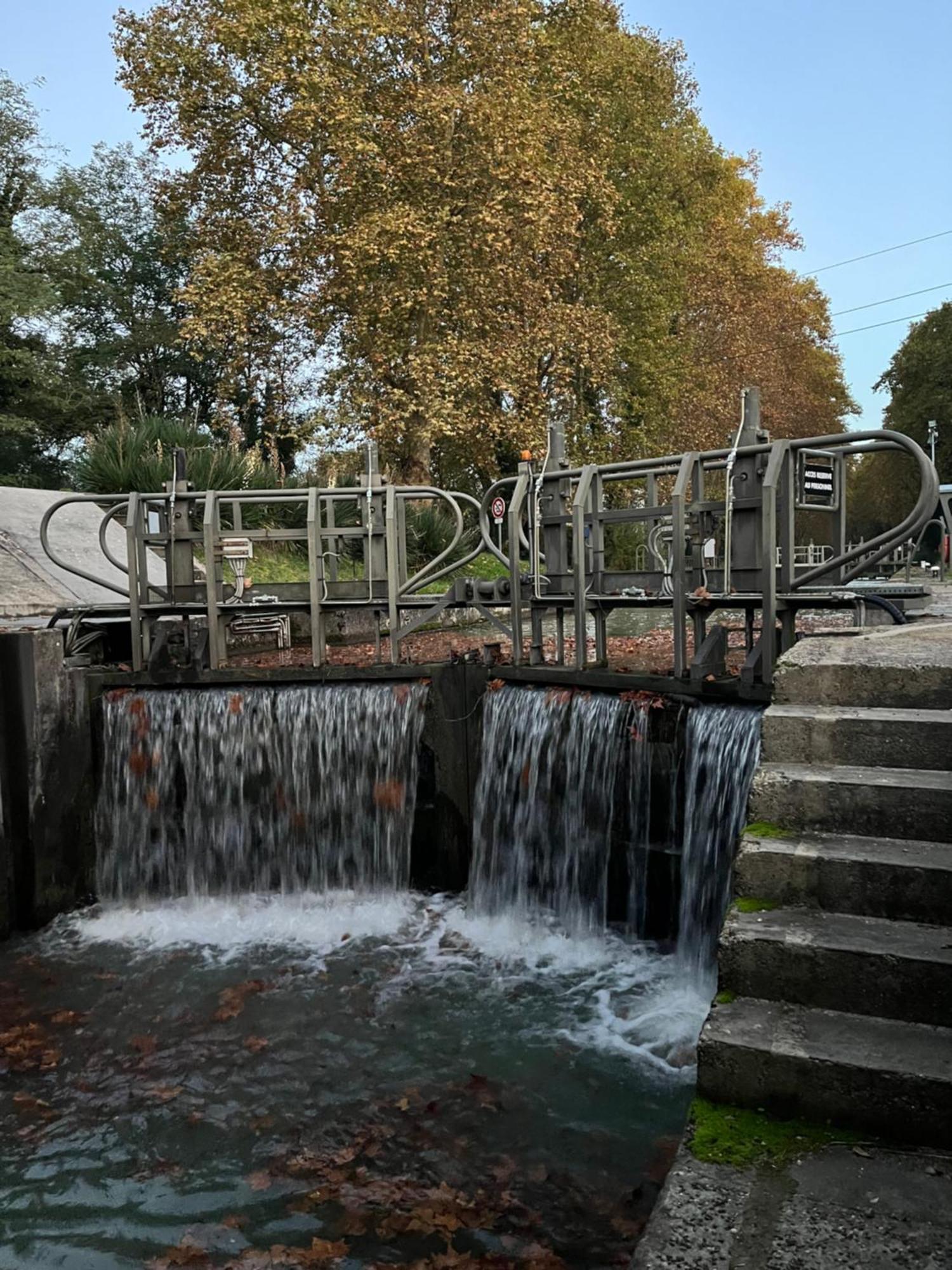 Maison Eclusiere Le Coup De Pompe Meilhan-sur-Garonne Exterior foto